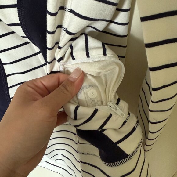 Lululemon In Stride Jacket In Quiet Stripe White US 8 - Picture 7 of 9